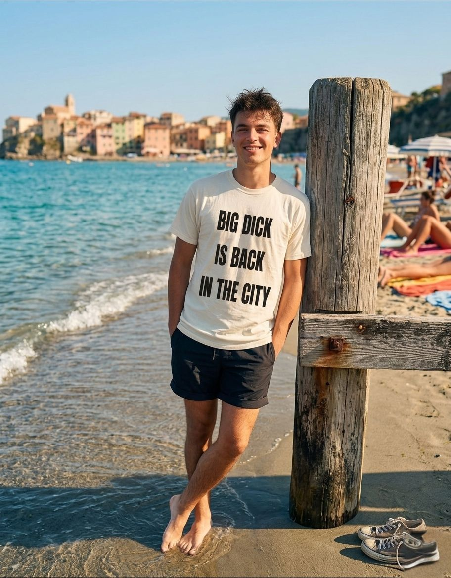 T-shirt cotone con scritta "BIG DICK IS BACK IN THE CITY"
